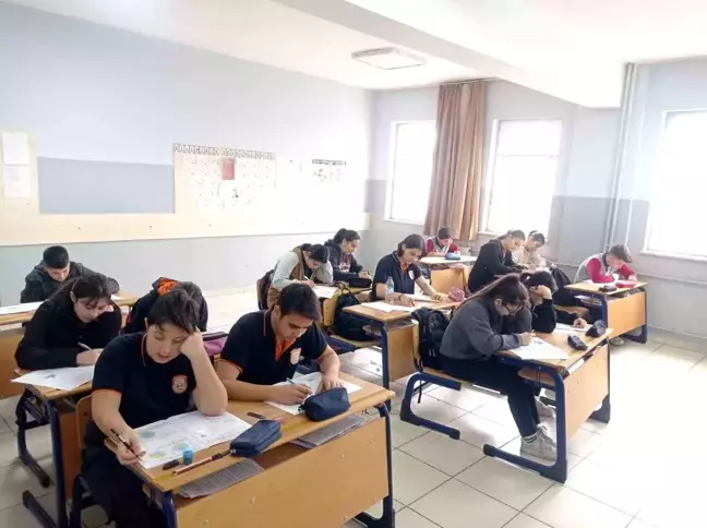 Afyonkarahisar'da Öğrencilere Kazanım Değerlendirme Uygulamaları Devam Ediyor