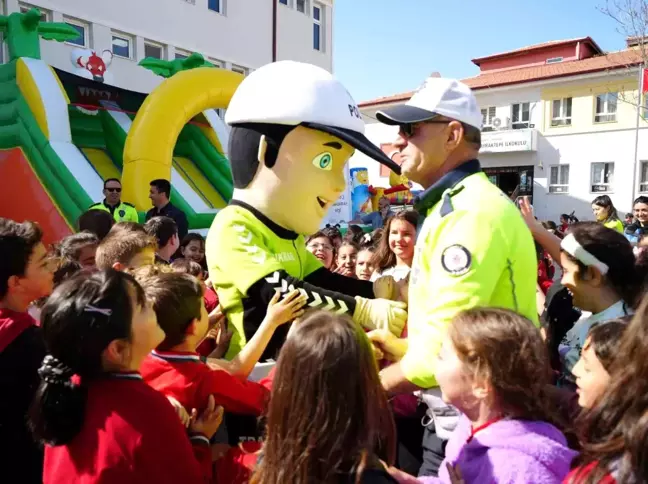 Kırıkkale'de İlkokul Öğrencilerine Eğlenceli Trafik Eğitimi
