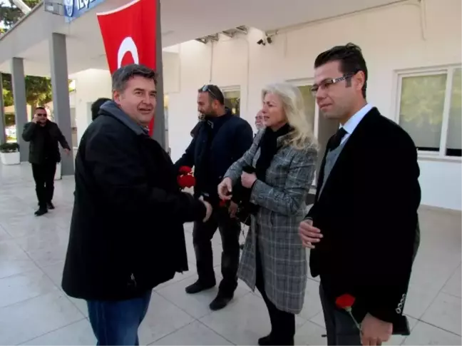 Çeşme'de CHP'lilerden Emniyete Taziye Ziyareti