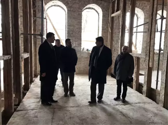 Kbü'ye Ait Tarihi Taş Binanın Restorasyonu Devam Ediyor
