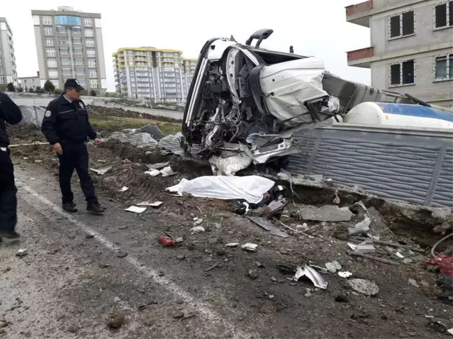 Samsun'da Beton Mikseri Devrildi: 1 Ölü