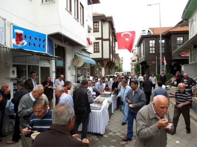 Mudanya'da Aşure İkramı