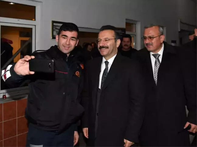 Vali Aksoy'un Yeni Yıl Akşamı Mesaisi