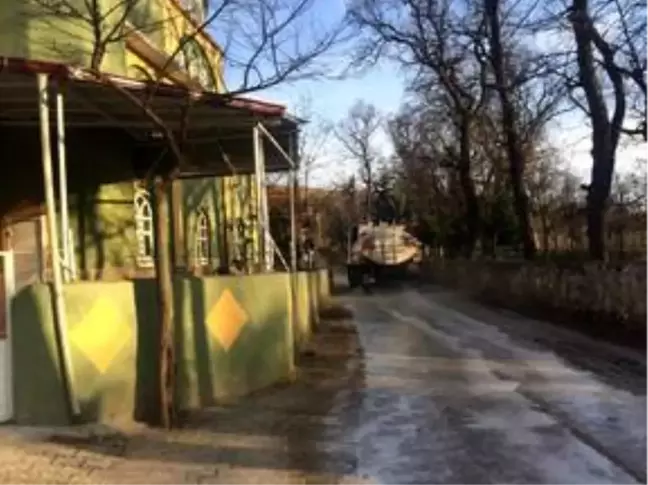 Kütahya'da karantinaya alınan köyde dezenfeksiyon çalışması yapıldı