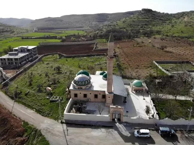 Mardin'de bulunan Şeyh Seyit Hacı Ramazan türbe ve külliyesi ziyaretçi akınına uğruyor