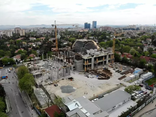 İnşaatı devam eden Levent Cami drone ile havadan görüntülendi