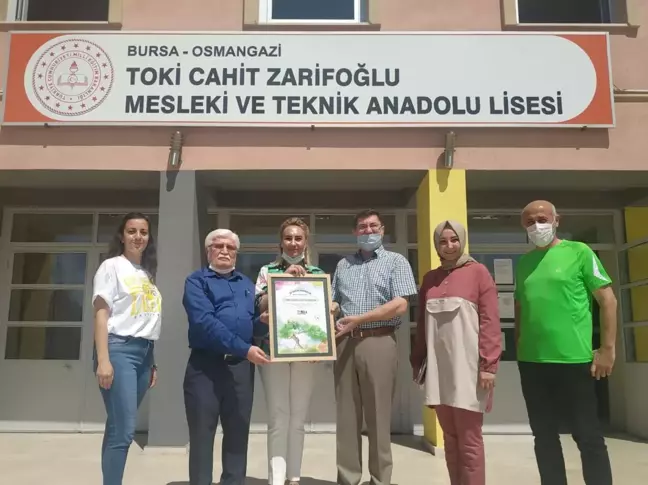Bursa'da meslek lisesinin uygulama anaokulu öğretmen ve öğrencileri TEMA gönüllüsü oldu