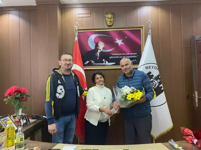 Beydağ'da Öğretmenler Gününde Emekli Öğretmen Başkan Vekili