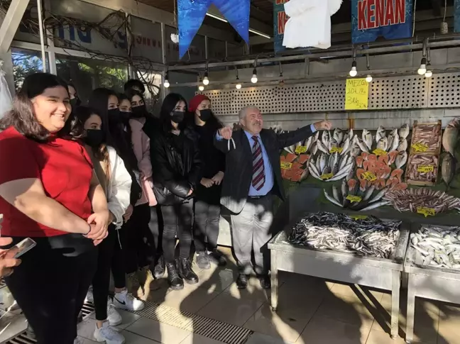 Her gün onlarda kişinin ziyaret ettiği Türkiye Deniz Canlıları Müzesi Beylikdüzü Koleji öğrencilerini ağırladı