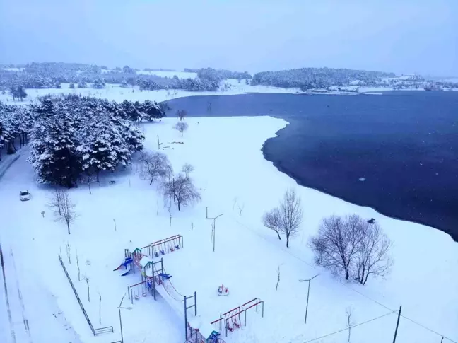 Havadan dron ile görüntülenen gölet adeta göz kamaştırdı