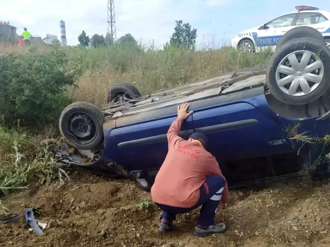 Kontrolden çıkan otomobil tarlaya devrildi: 1 yaralı