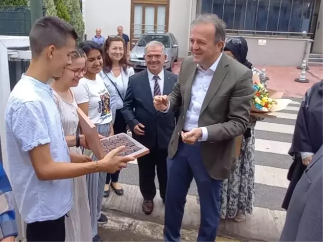 Bakan Yardımcısı Duran, Kocaeli'de bayram ziyaretlerinde bulundu