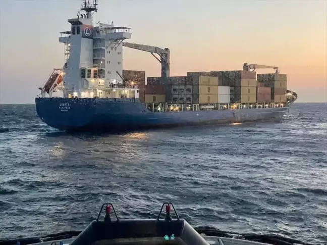 Çanakkale Boğazı'nda Konteyner Gemisi Arıza Yaptı