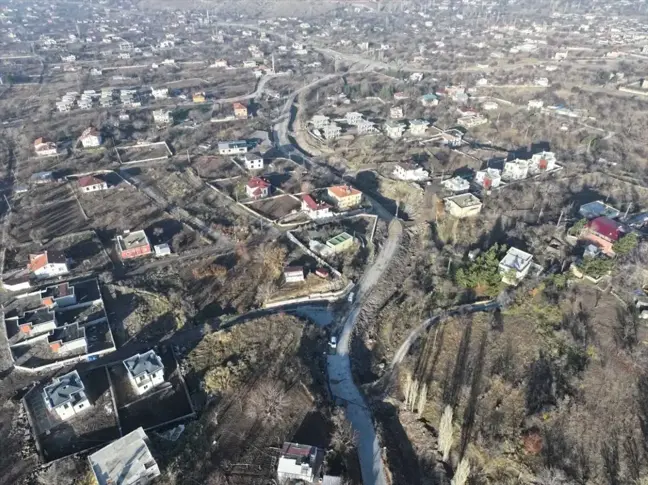 Hacılar Belediyesi Yol ve Kilit Parke Taşı Yenileme Çalışmalarına Devam Ediyor