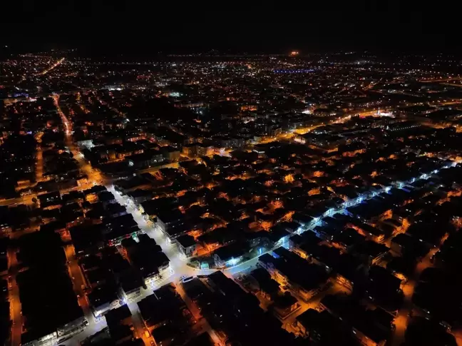 Adapazarı Belediyesi Cadde ve Sokakları Yenileme Çalışmalarına Devam Ediyor