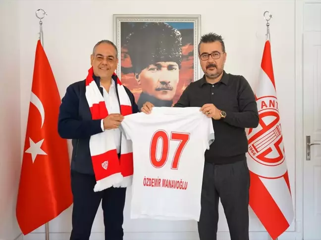 Cumhur İttifakı'nın Muratpaşa Belediye Başkan Adayı Özdemir Manavoğlu Antalyaspor Kulübü'nü Ziyaret Etti
