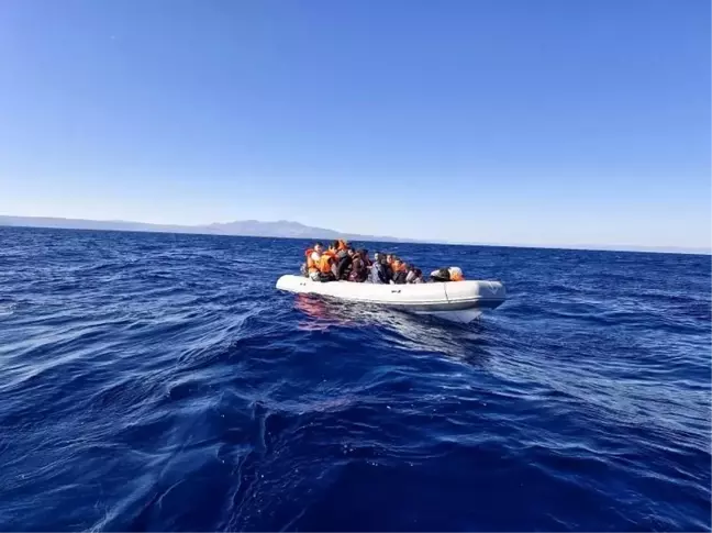 Ayvalık Açıklarında Yasa Dışı Geçiş Girişimi: 28 Düzensiz Göçmen Yakalandı