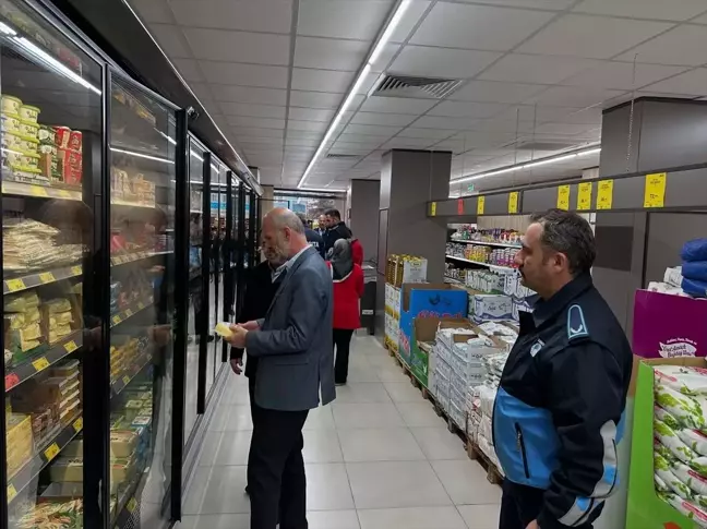 Ladik Belediyesi Zabıta Ekiplerinden Market Denetimi