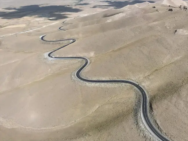 Güzeldere Tüneli'nin Van-Hakkari Yönündeki Tüpü Yarın Açılıyor