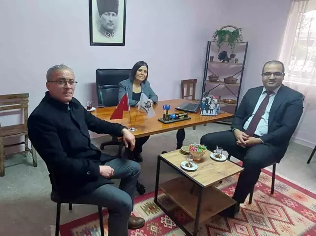 Sarıgöl'de İlk Kadın Muhtar Ayşe Yılmaz Gönen Çalışma Ofisini Açtı