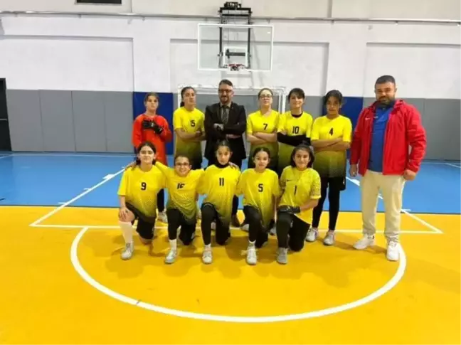 Talas 75. Yıl Mühime Germirli Orta Okulu Futbolda İki Şampiyonluk Elde Etti