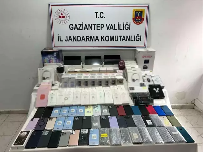 Gaziantep'te 3 milyon TL değerinde kaçak elektronik eşya ele geçirildi: 3 gözaltı