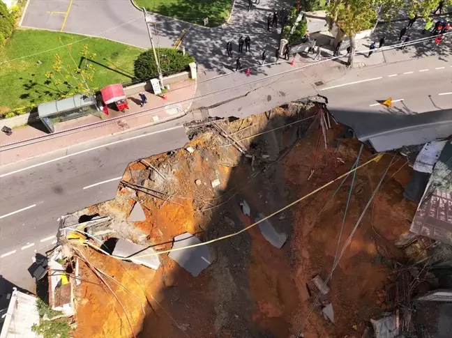 Sarıyer'de İnşaat Nedeniyle Yol Çöktü, Mühürleme Süreci Başladı