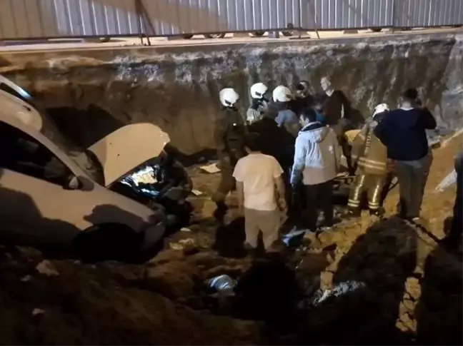 İstanbul'da Kontrolden Çıkan Otomobil İnşaat Bekçisine Çarptı