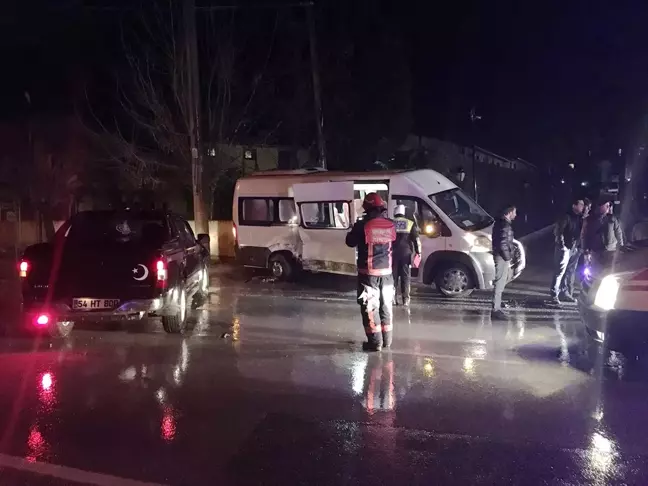 Sapanca'da Trafik Kazası: 4 Yaralı