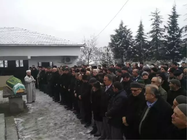 Sinop'ta Yolcu Otobüsü Şarampole Yuvarlandı; 4 Ölü, 27 Yaralı (3)