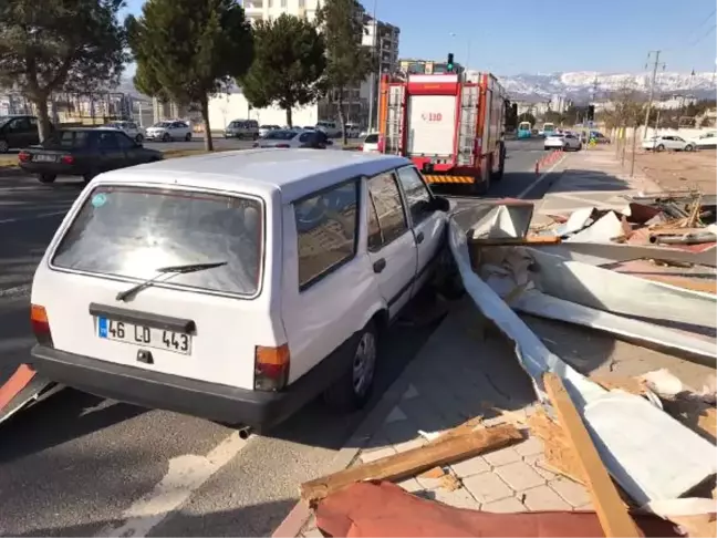 Kahramanmaraş'ta Fırtına 20 Çatıyı Uçurdu, 5 Kişiyi Yaraladı