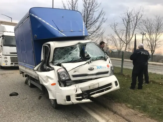 Bursa'da Feci Kaza...kamyonet İki Tır'ın Arasına Sıkıştı