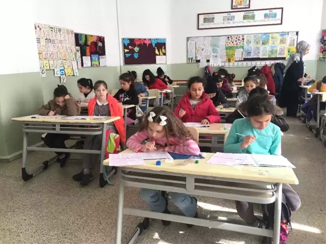 Siyer Yarışması'nda Binlerce Öğrenci Ter Döktü
