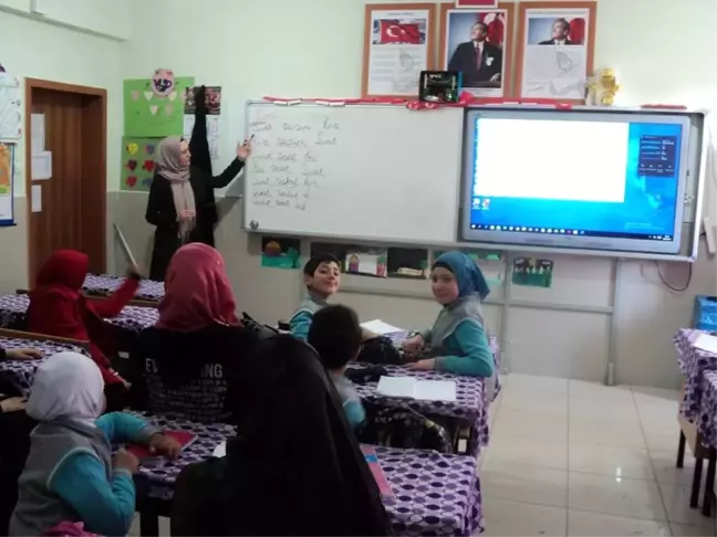 Yabancı Öğrenciler Türkçe Öğreniyor