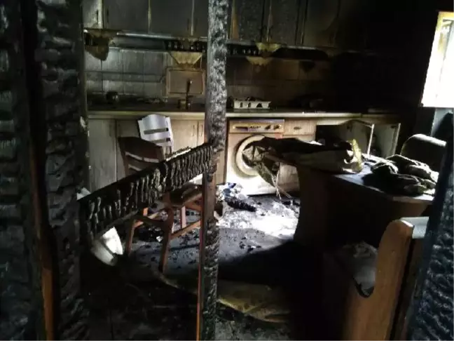 Evindeki Yangını Söndürmek İsterken Öldü