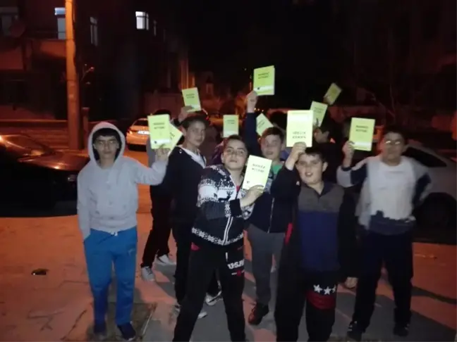 Vefa Eğitim Kültür ve Sosyal Hizmetler Derneği Miraç Kandili'nde Kitap Dağıttı