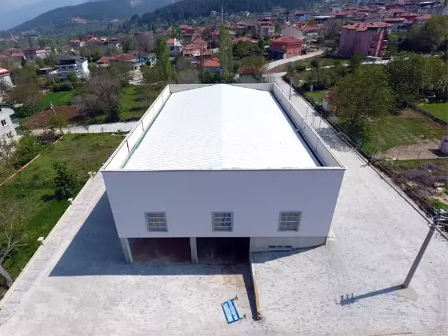Başkarcı'daki Düğün Salonu ve Pazaryeri İnşaatının Yapımı Tamamlandı