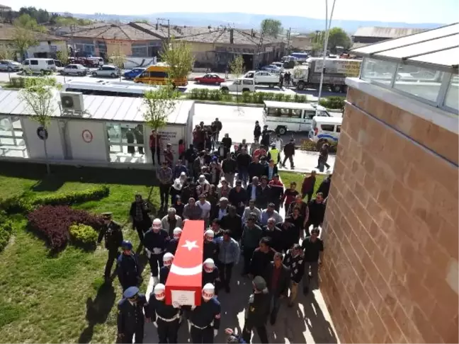Şehit Uzman Çavuş Düzgün'ün Cenazesinde Gözyaşları Sel Oldu (2)