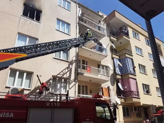 Bursa'da Apartmanda Yangın