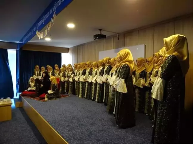 Gökmeydan Kız Kur'an Kursu'ndan Bed-i Hıfz Merasimi