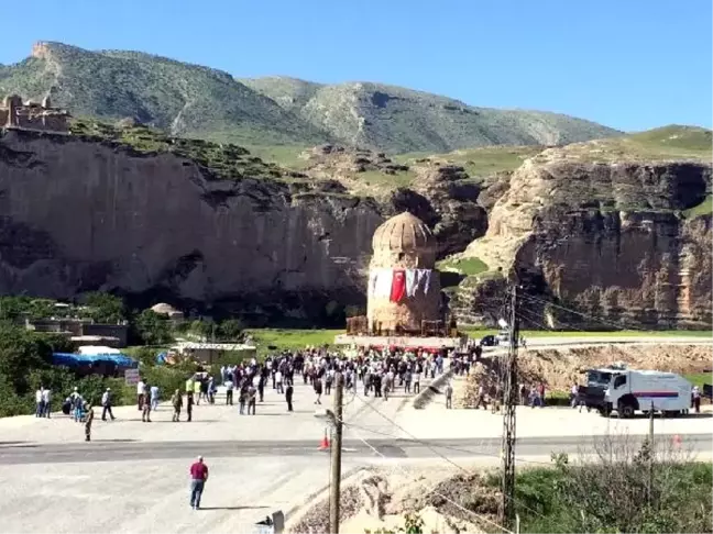Tarihi Zeynel Bey Türbesi'nin Taşınmasına Başlandı (7)
