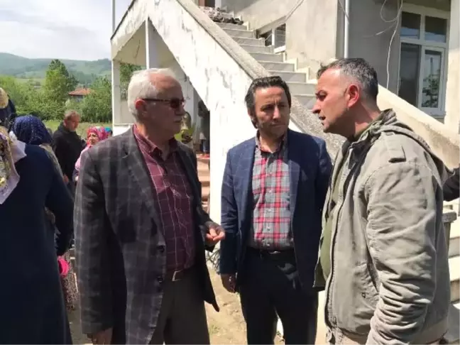 Beylikdüzü'ndeki Site Havuzunda Boğularak Ölen Minik Emre Samsun'da Toprağa Verildi