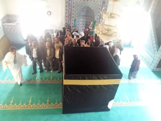 Hüyük'te Kabe Maketiyle Hac Eğitimi