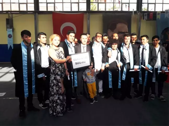 Elmalı Myo'da Mezuniyet Töreni