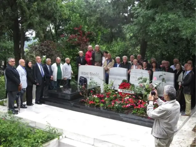 Erol Simavi Mezarı Başında Anıldı