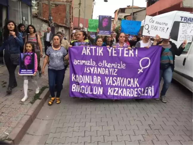 Hacıhüsrev'de Kadın Cinayeti Yürüyüşü