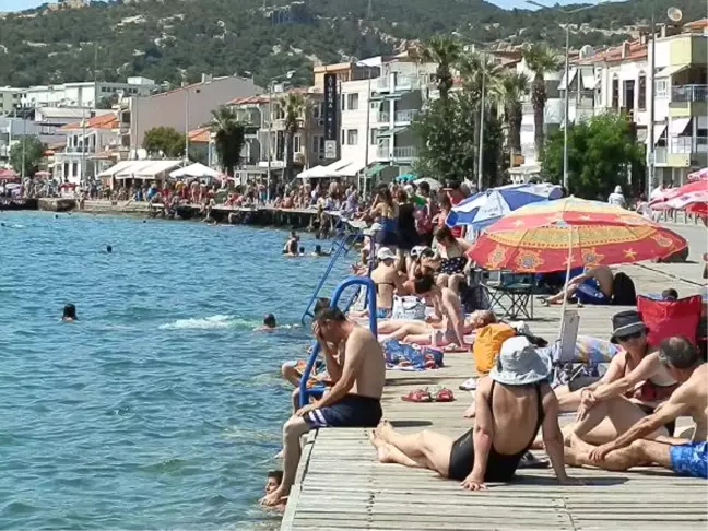 Foça Doldu Taştı