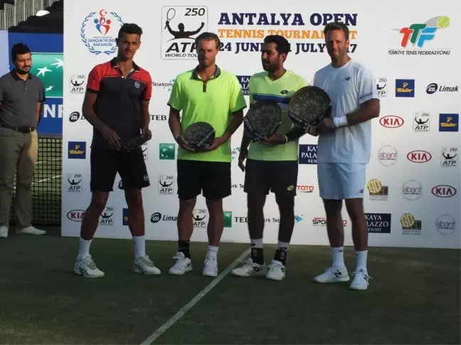 ATP Dünya Turu'nun Yeni Turnuvası Antalya Open'da Çiftler Şampiyonu Robert Lindstedt/asiam-Uı-Haq...