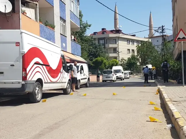 Sancaktepe'de Soyguncular Polisle Çatıştı: 4 Yaralı