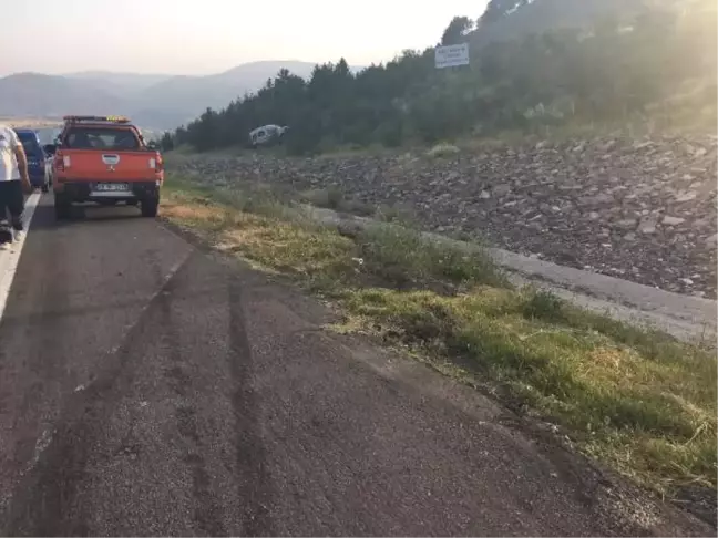 Lastiği Patlayan Araç Takla Attı: 2 Ölü, 3 Yaralı